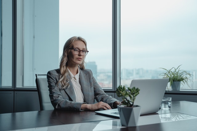 pexels-tima-miroshnichenko-5717512 Klimaschutz im Büro